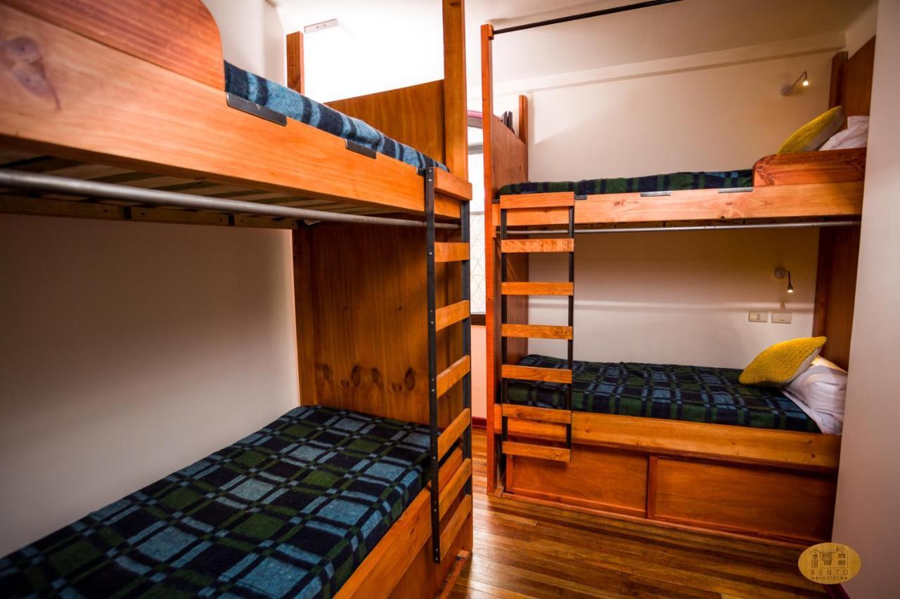 Bento Hostel (Adults Only) Сантяго Екстериор снимка