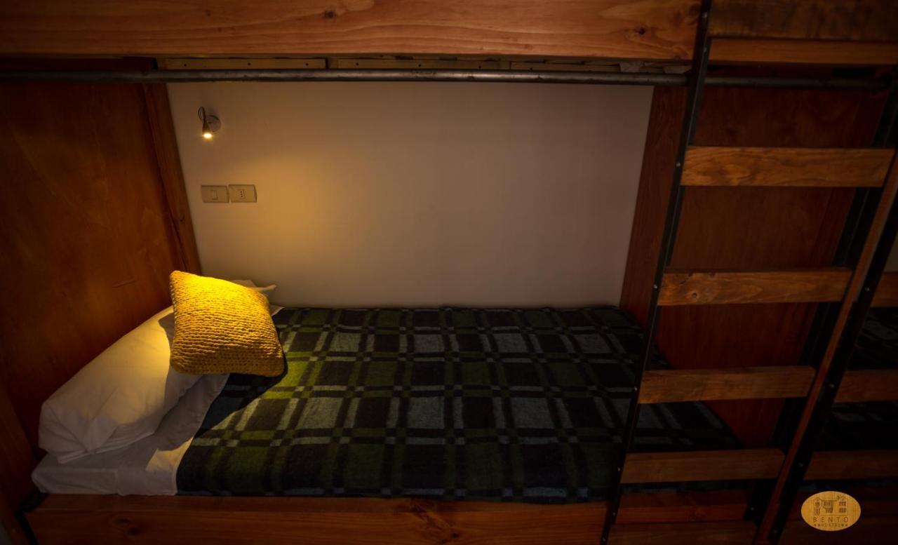 Bento Hostel (Adults Only) Сантяго Екстериор снимка